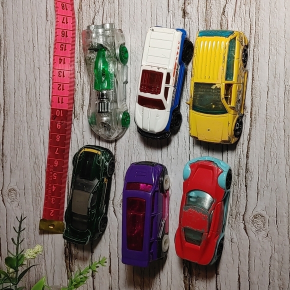LOT of 6 collectible toy cars #2 - Picture 5 of 8